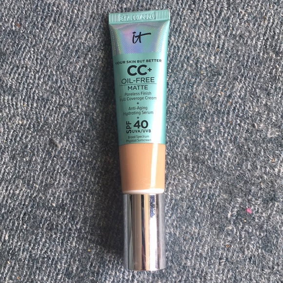 it cosmetics Other - It Cosmetics CC Oil Free - Neutral Tan